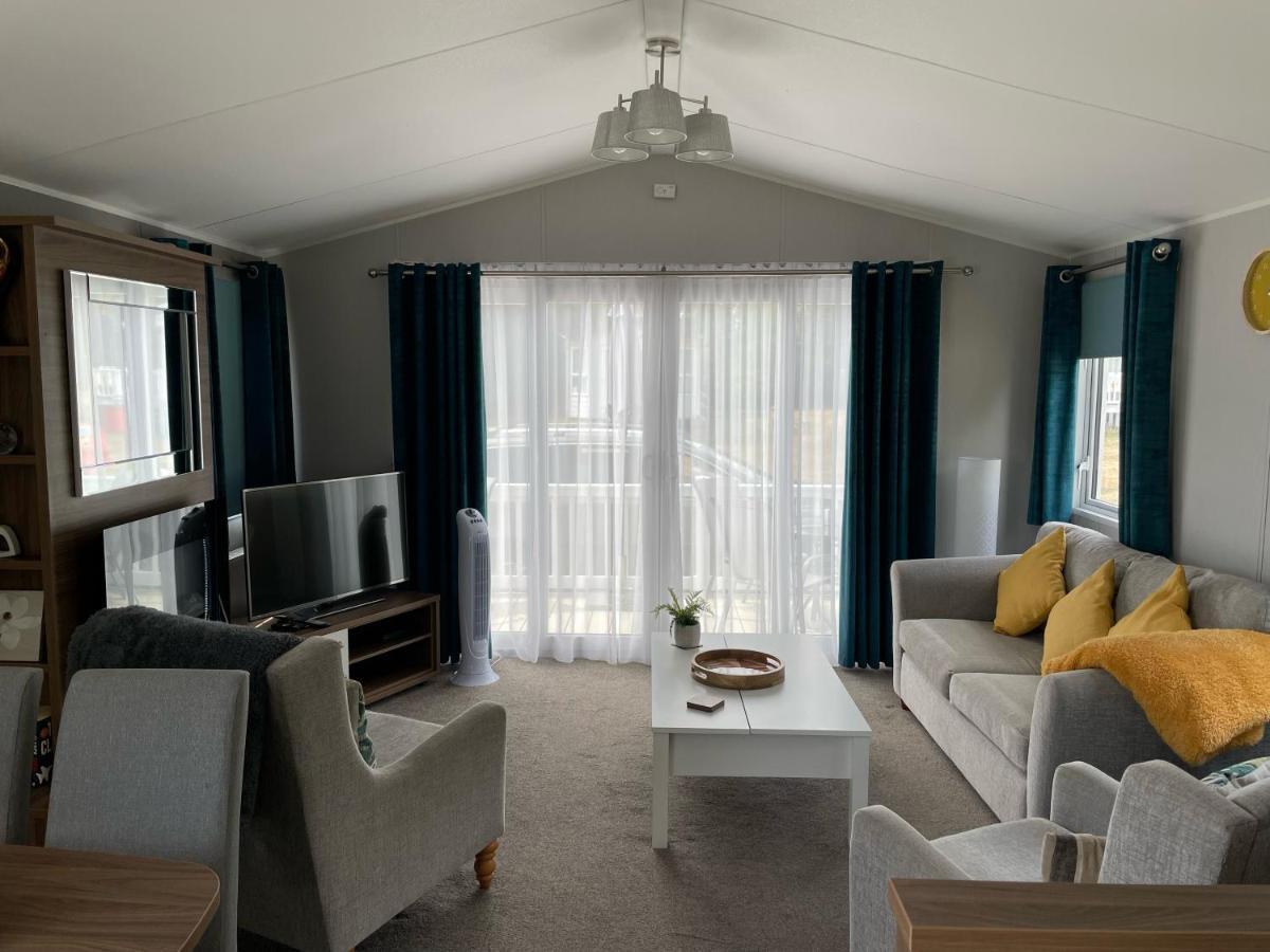 Belton with Browston 6 Berth Comfy Homely Caravan, Dog Friendly מראה חיצוני תמונה
