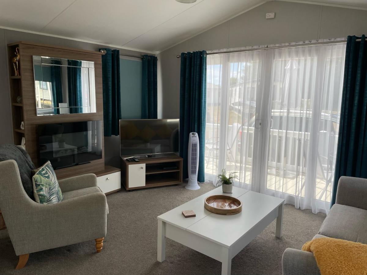 Belton with Browston 6 Berth Comfy Homely Caravan, Dog Friendly מראה חיצוני תמונה