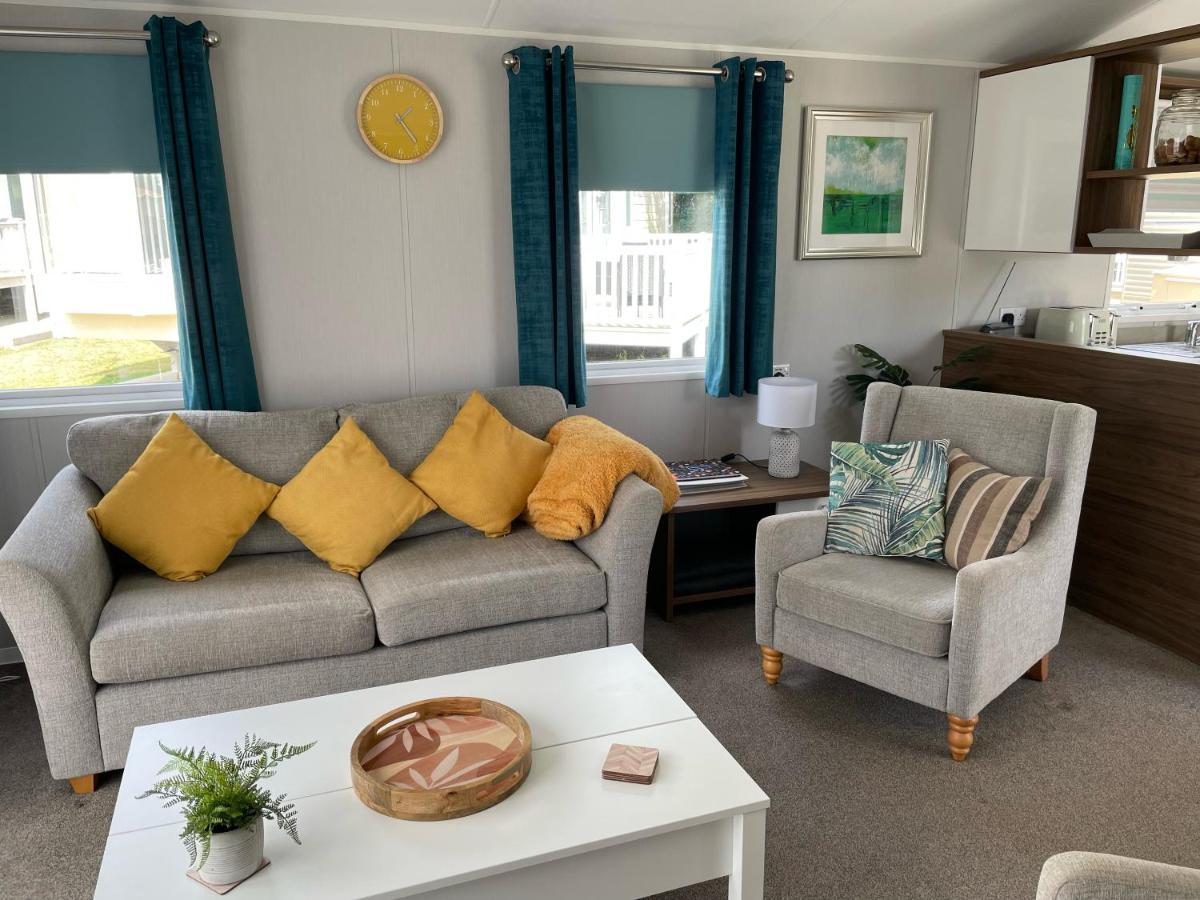 Belton with Browston 6 Berth Comfy Homely Caravan, Dog Friendly מראה חיצוני תמונה